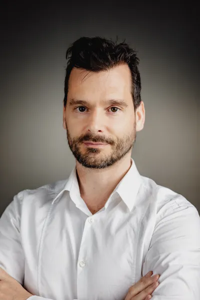 Porträt von Tim Elschner